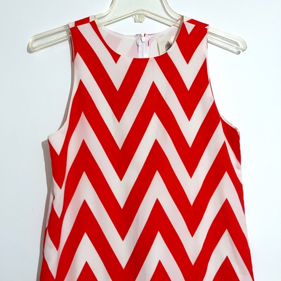 Everly Chevron Mini Shift Dress - Picture 4 of 7